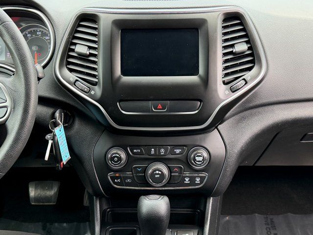 Used 2019 Diamond Black Jeep Latitude image 11
