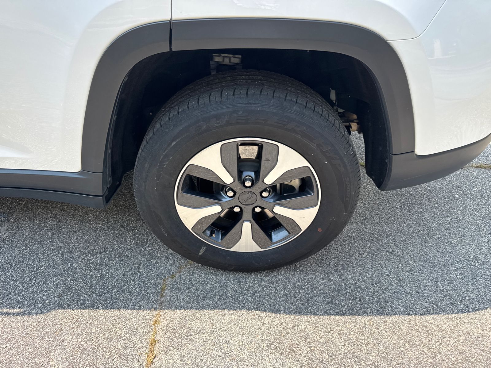 Used 2024 White Jeep 4xe image 19