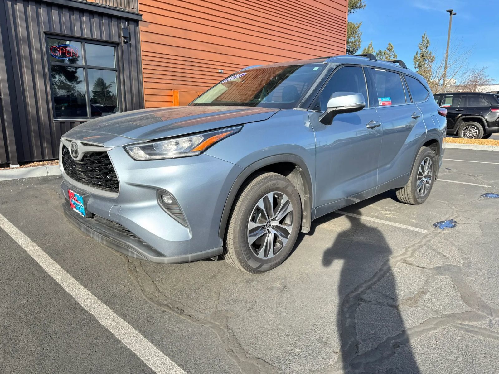 White (Blizzard Pearl) 2020 Toyota Highlander XLE AWD SUV / Crossover All-Wheel Drive 8-Speed Automatic