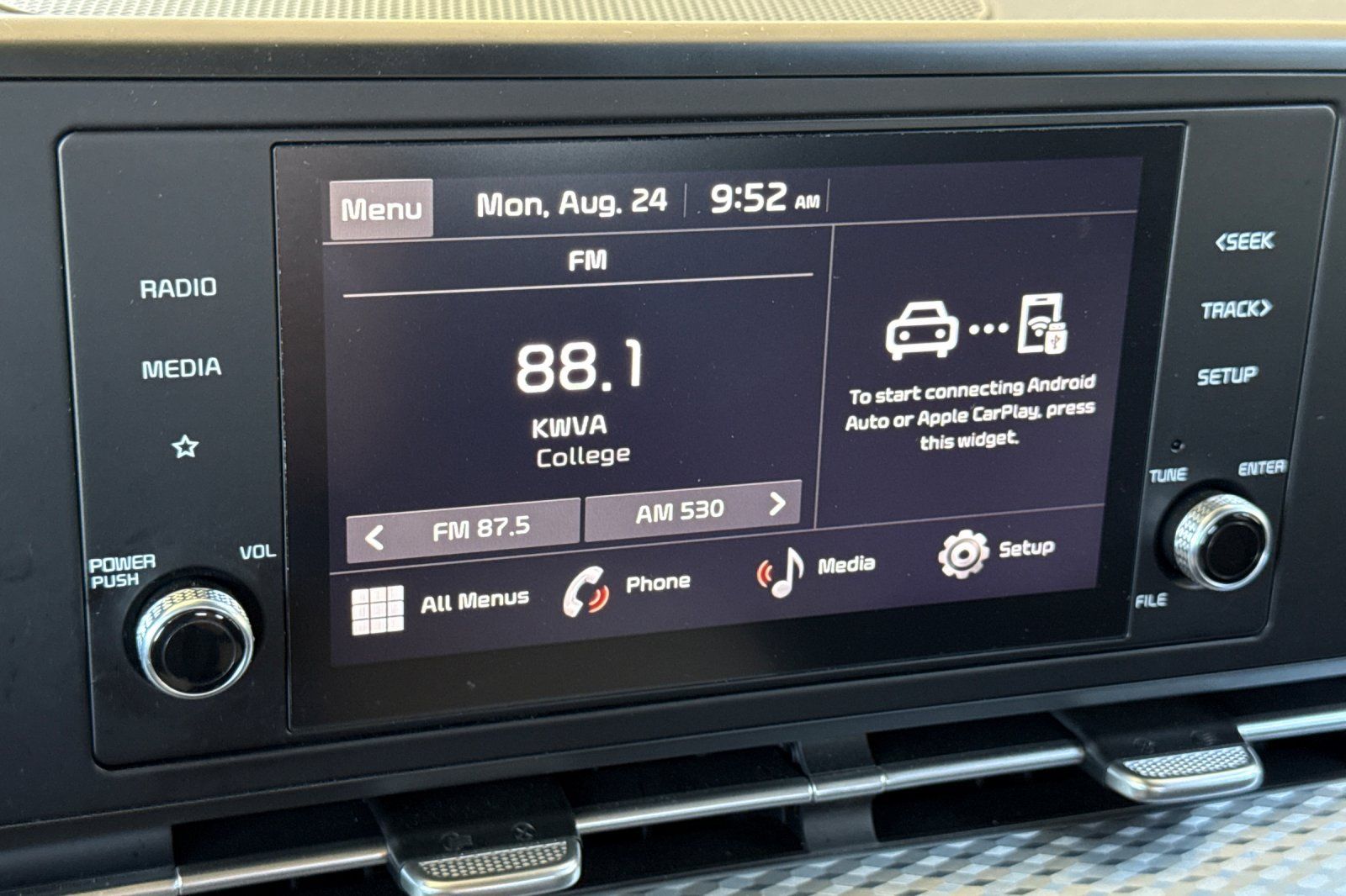 Used 2024 Kia Carnival Van