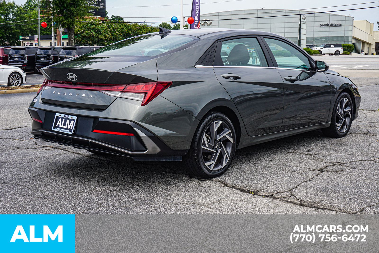 Used 2025 Gray Hyundai SEL Convenience image 6