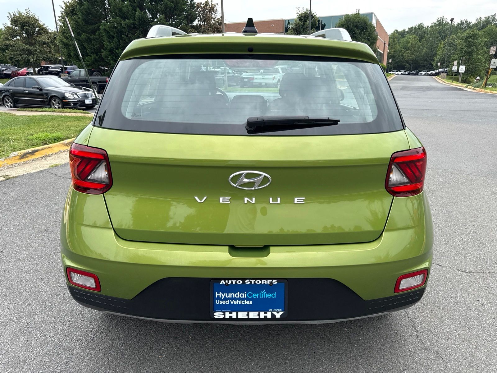 Used 2022 Green Hyundai SEL image 5