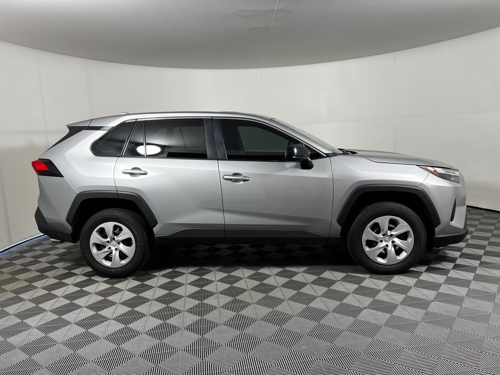 Thumbnail: 2025 Toyota RAV4 - 4