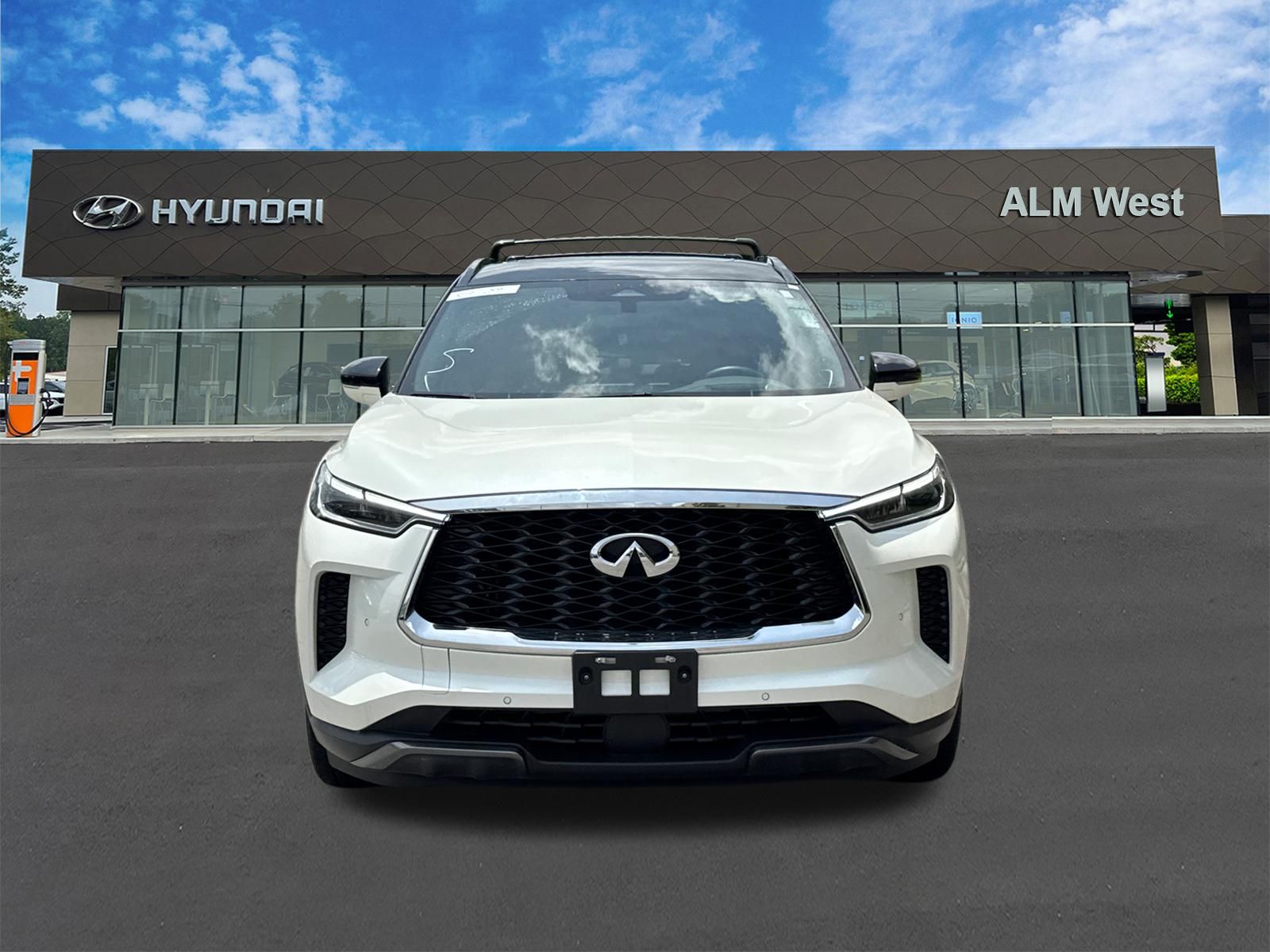 Used 2024 Black INFINITI Autograph image 2
