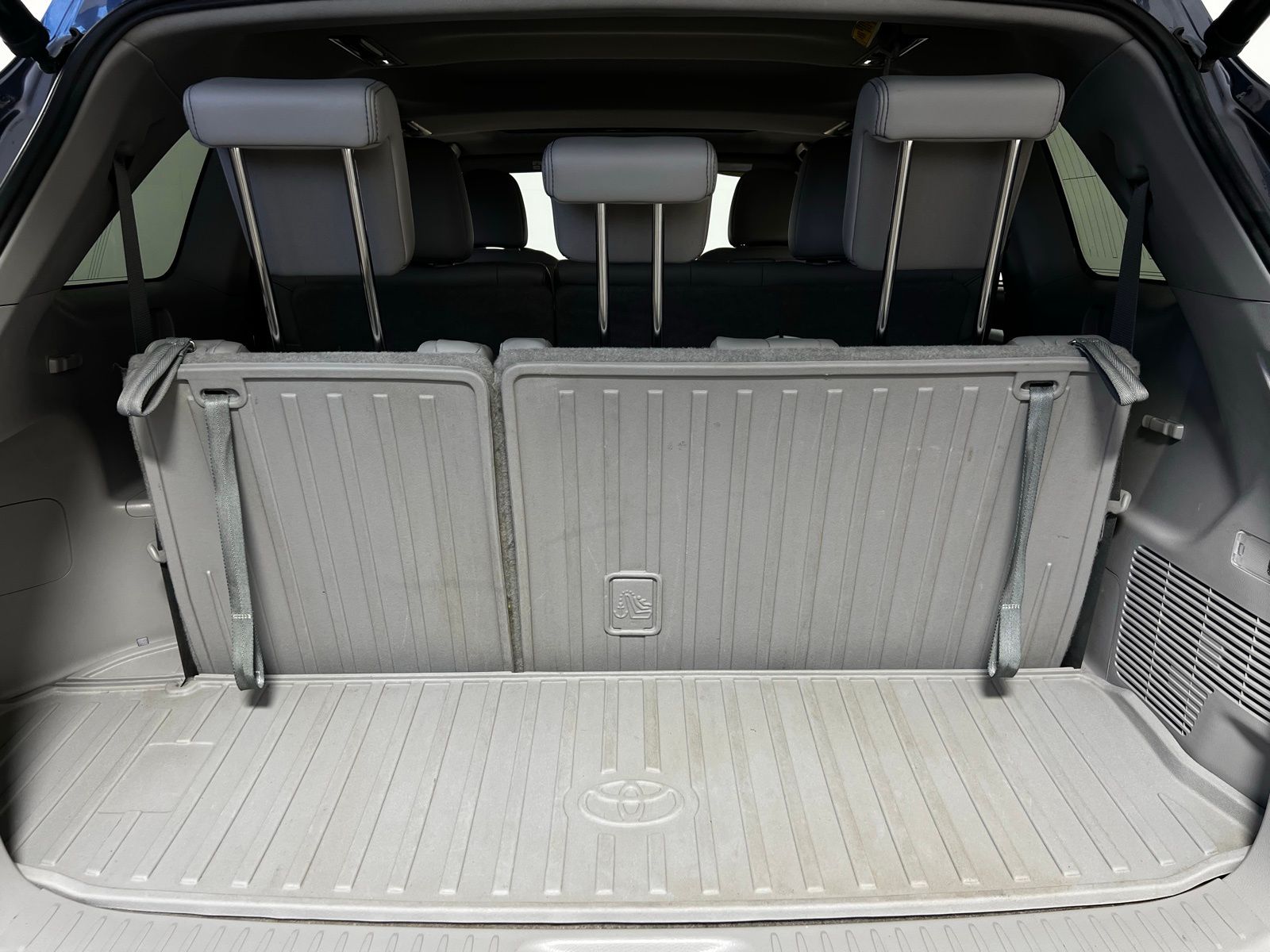 2017 Toyota Highlander XLE 29