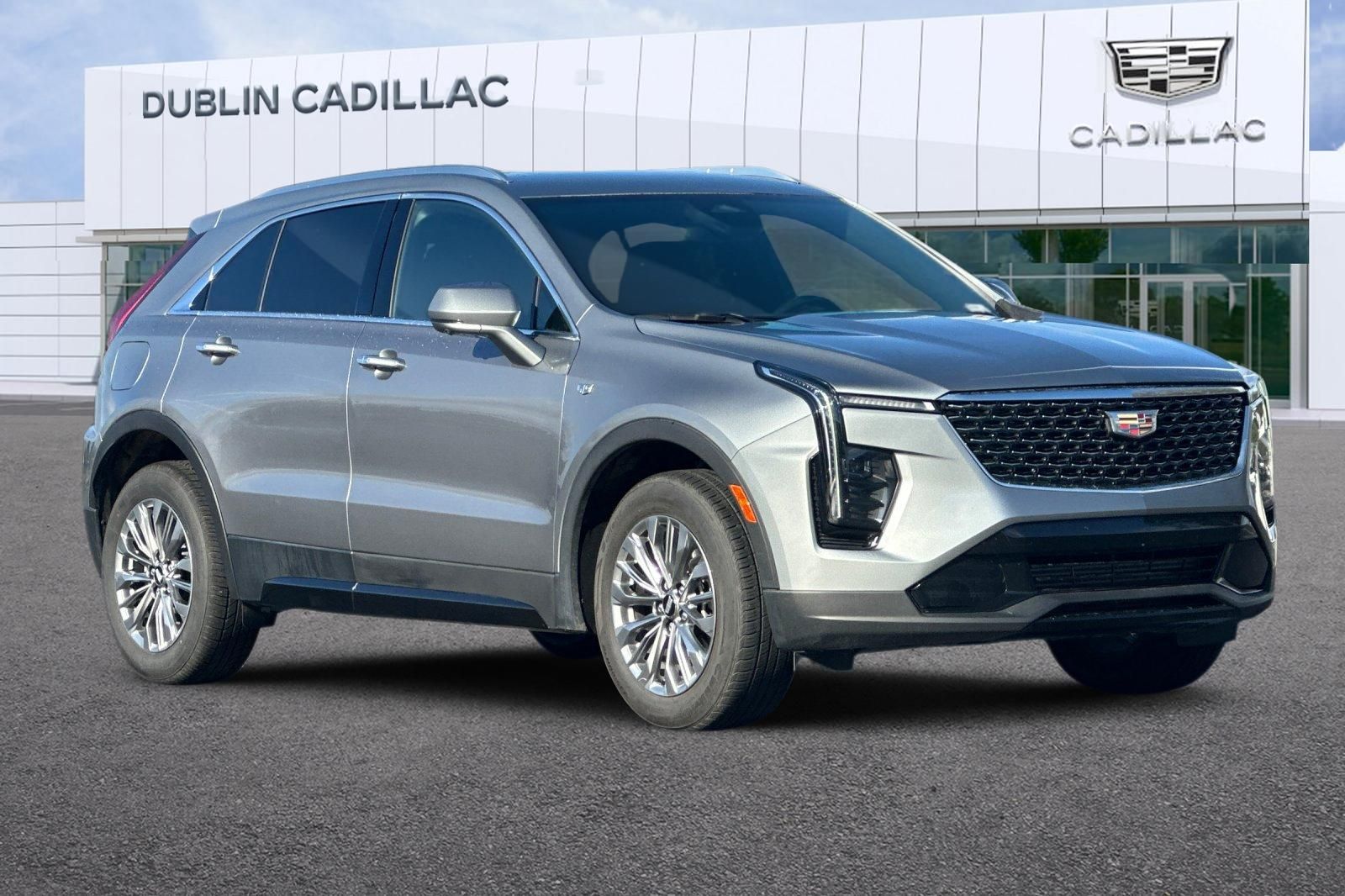 Argent Silver Metallic 2025 Cadillac XT4 SUV / Crossover Front-Wheel Drive 9-Speed Automatic