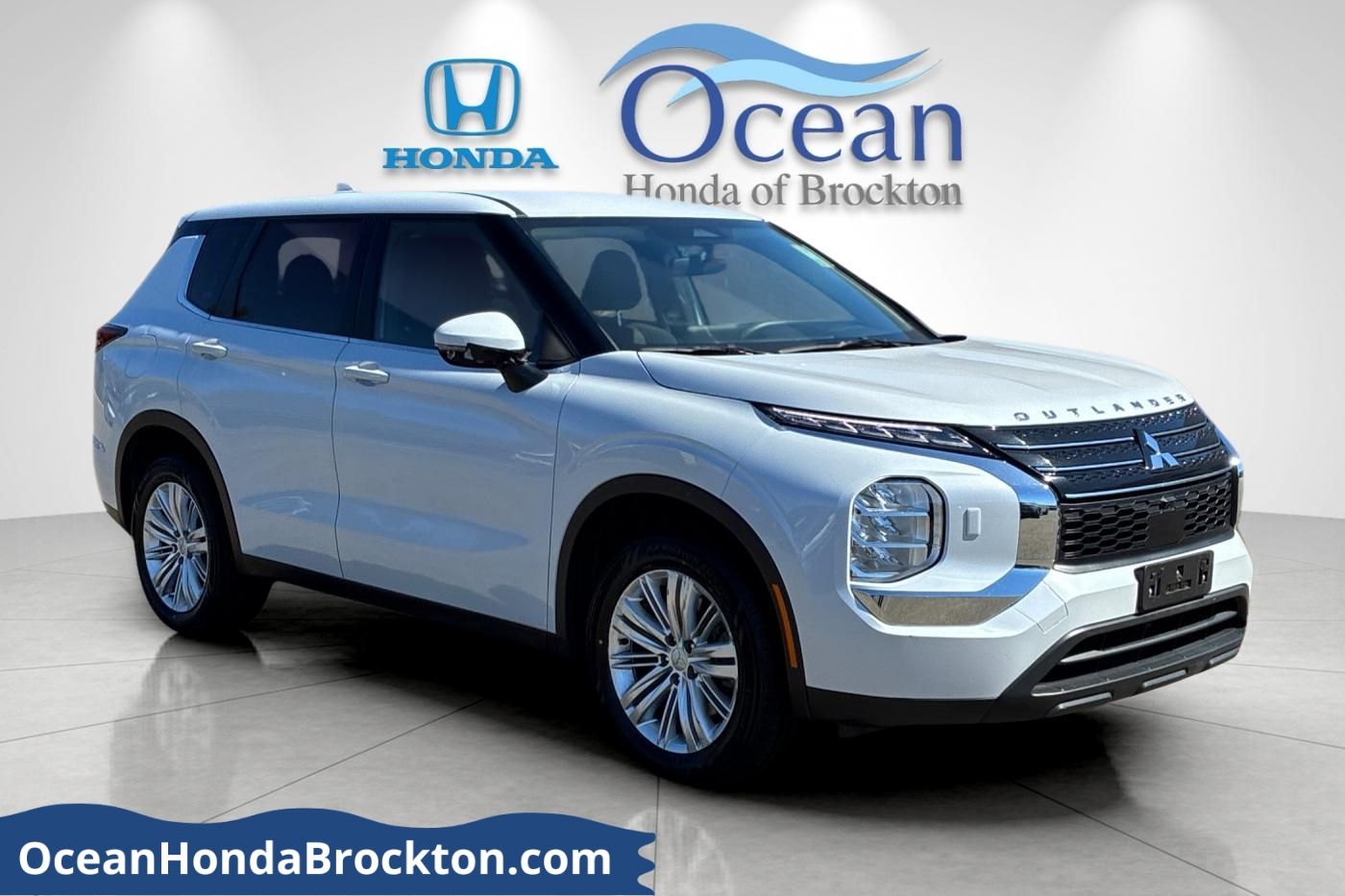 White Diamond 2023 Mitsubishi Outlander ES S-AWC SUV / Crossover All-Wheel Drive Continuously Variable Transmission