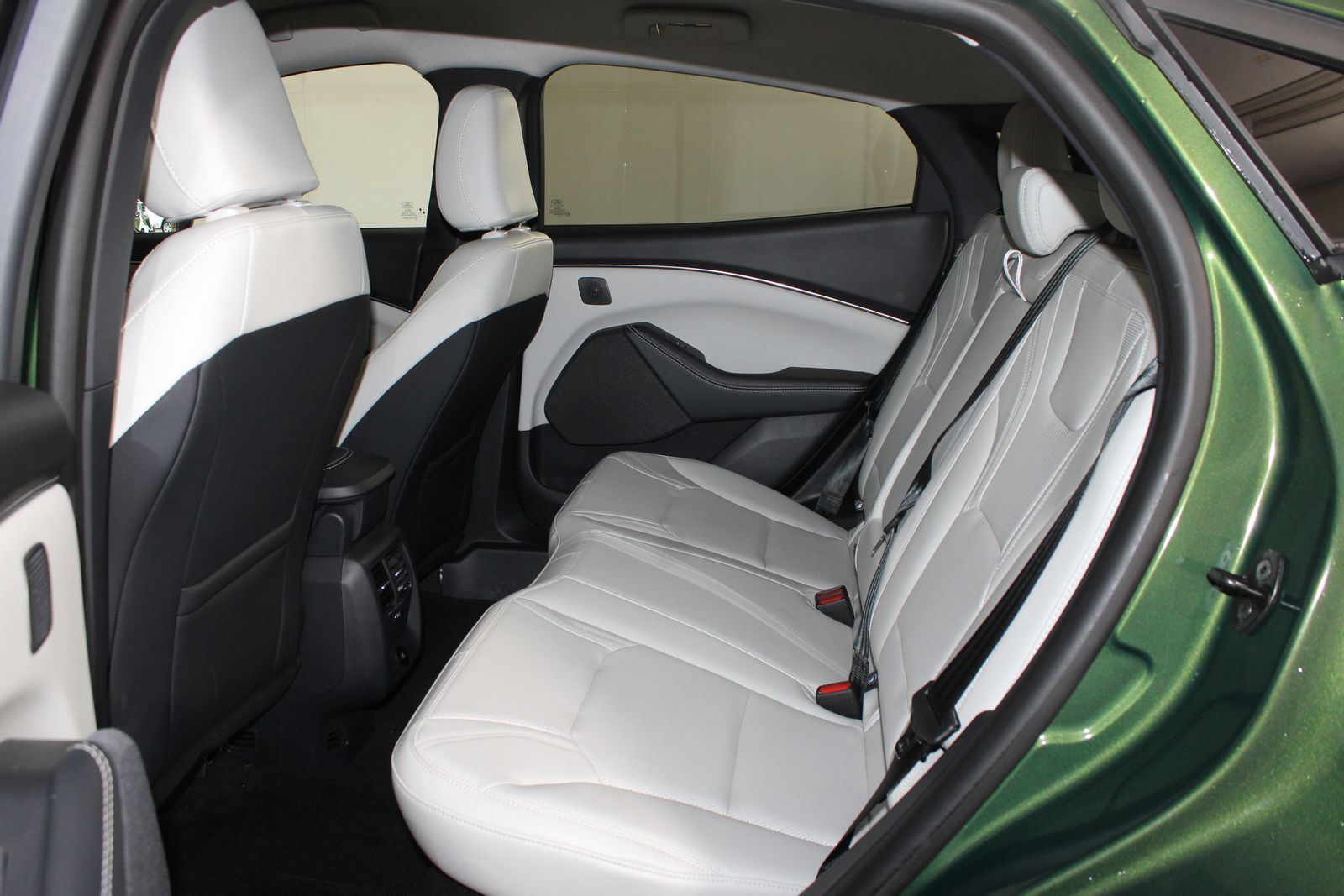 Used 2025 Green Ford Premium image 8