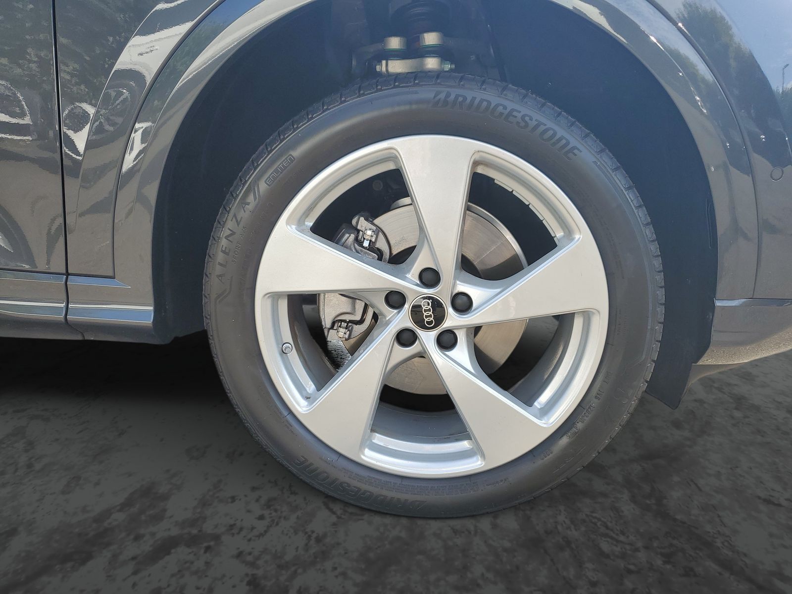 Vehicle photo