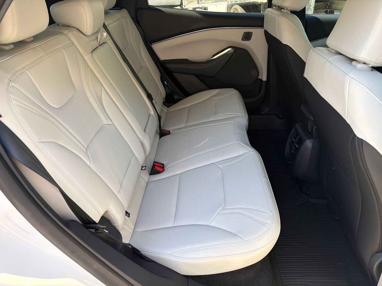 New 2026 Star White Metallic Tri-coat Ford Premium image 16