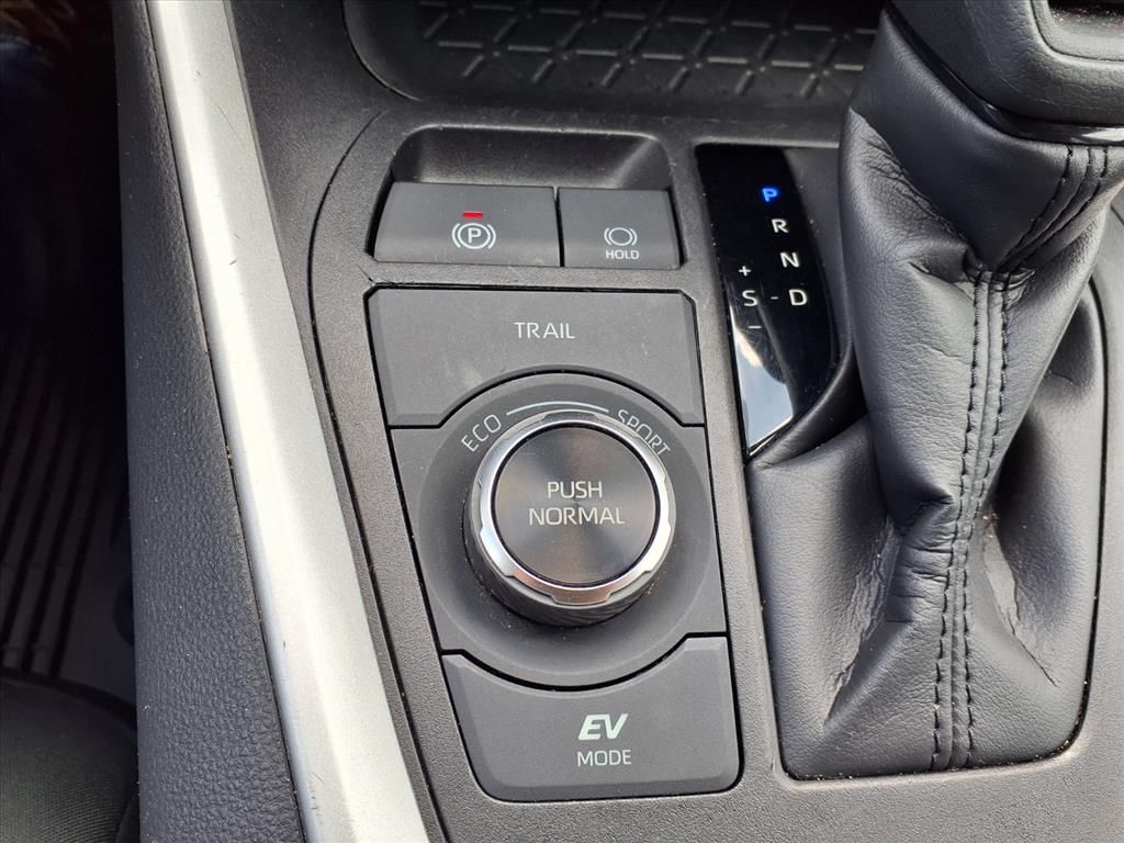 2024 Toyota RAV4 Hybrid XLE  at Gullo Toyota