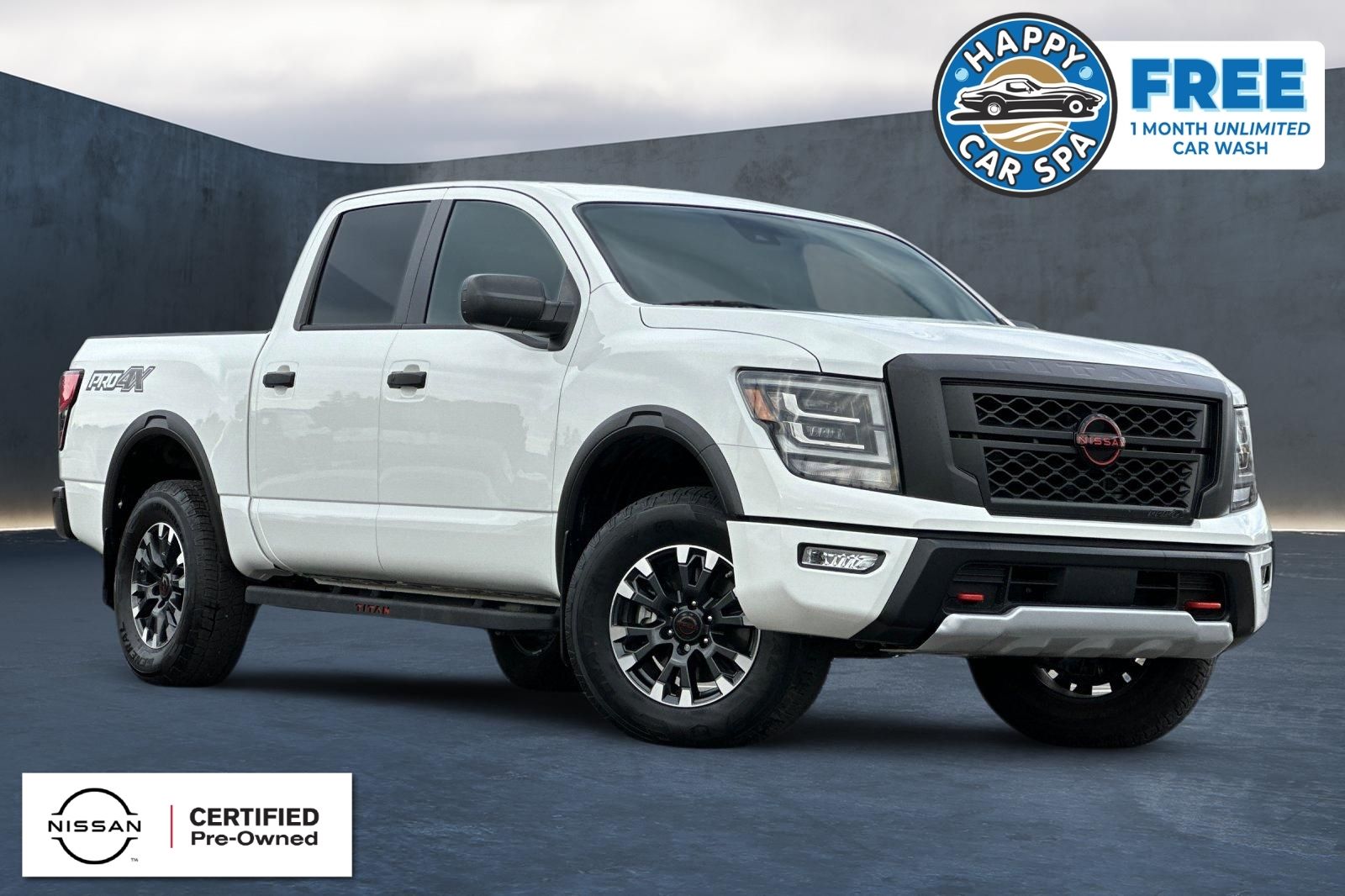 2024 Nissan Titan PRO-4X Crew Cab 4WD