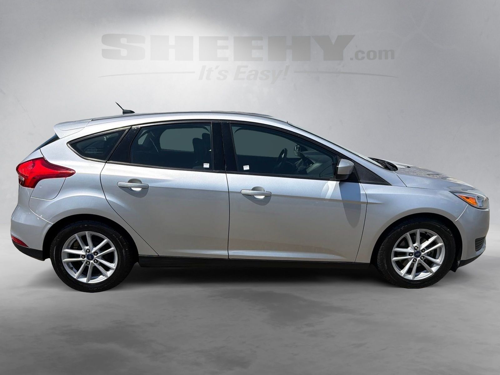 Used 2018 Ingot Silver Ford SE image 10
