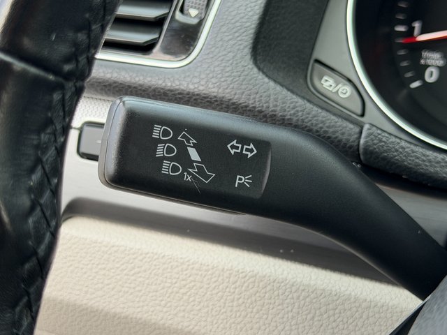 Used 2018 Gray Volkswagen 2.0T R-Line image 37