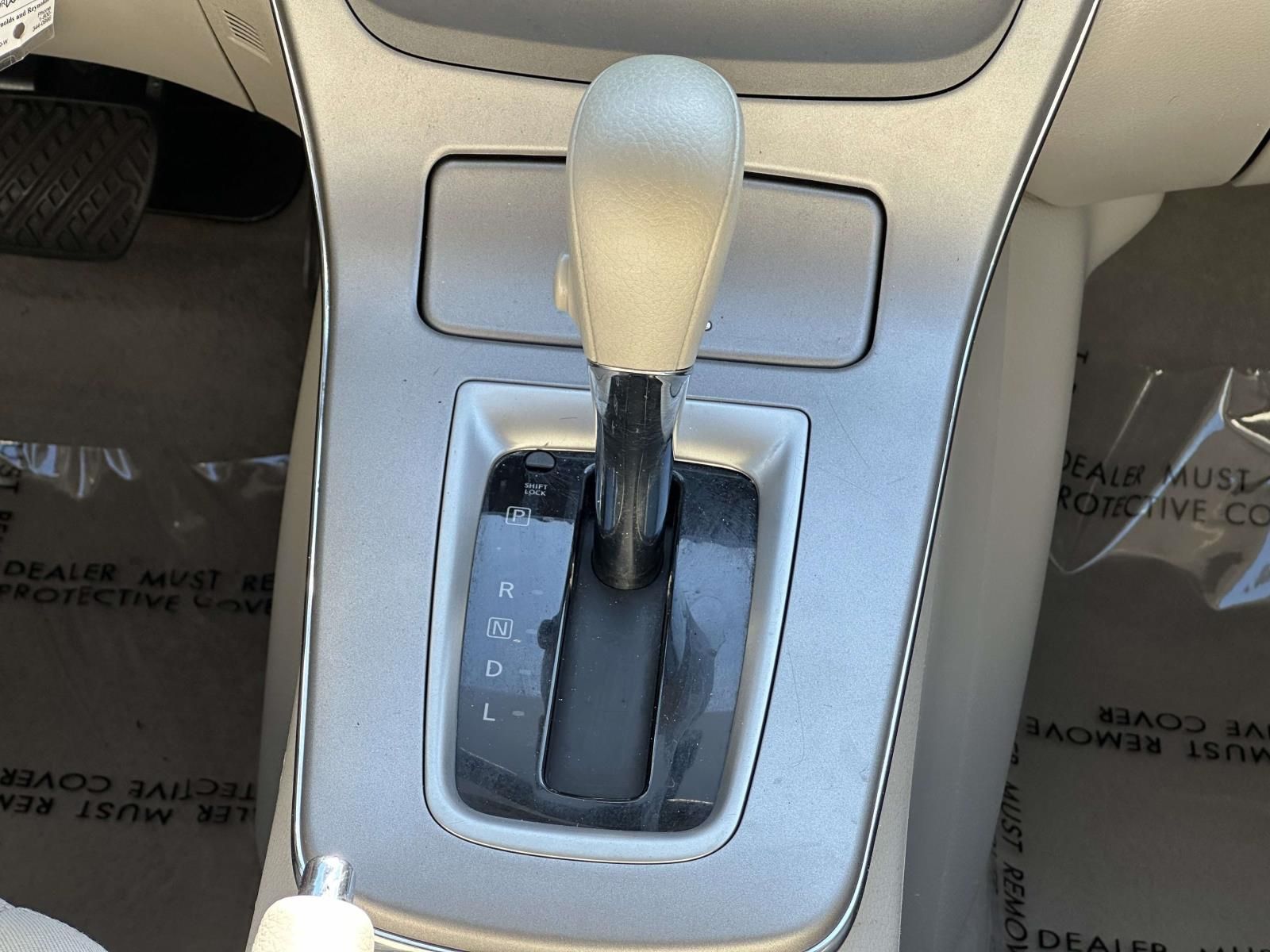 Used 2014 White Nissan S image 18