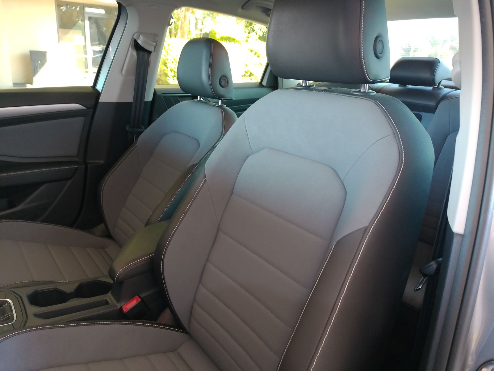 Used 2025 Silver Volkswagen 1.5T SE image 23