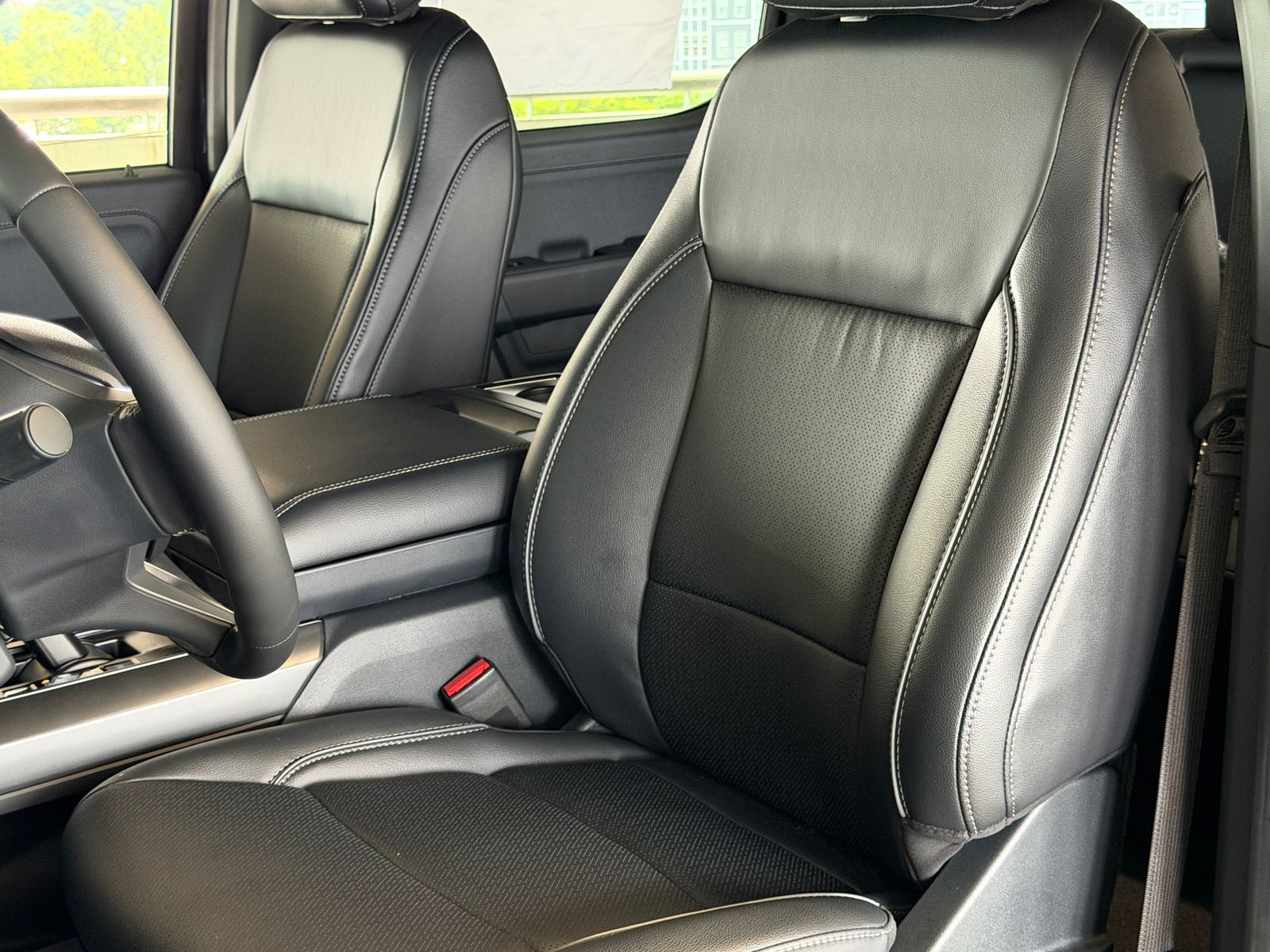 New 2026 Antimatter Blue Metallic Ford Lariat image 21