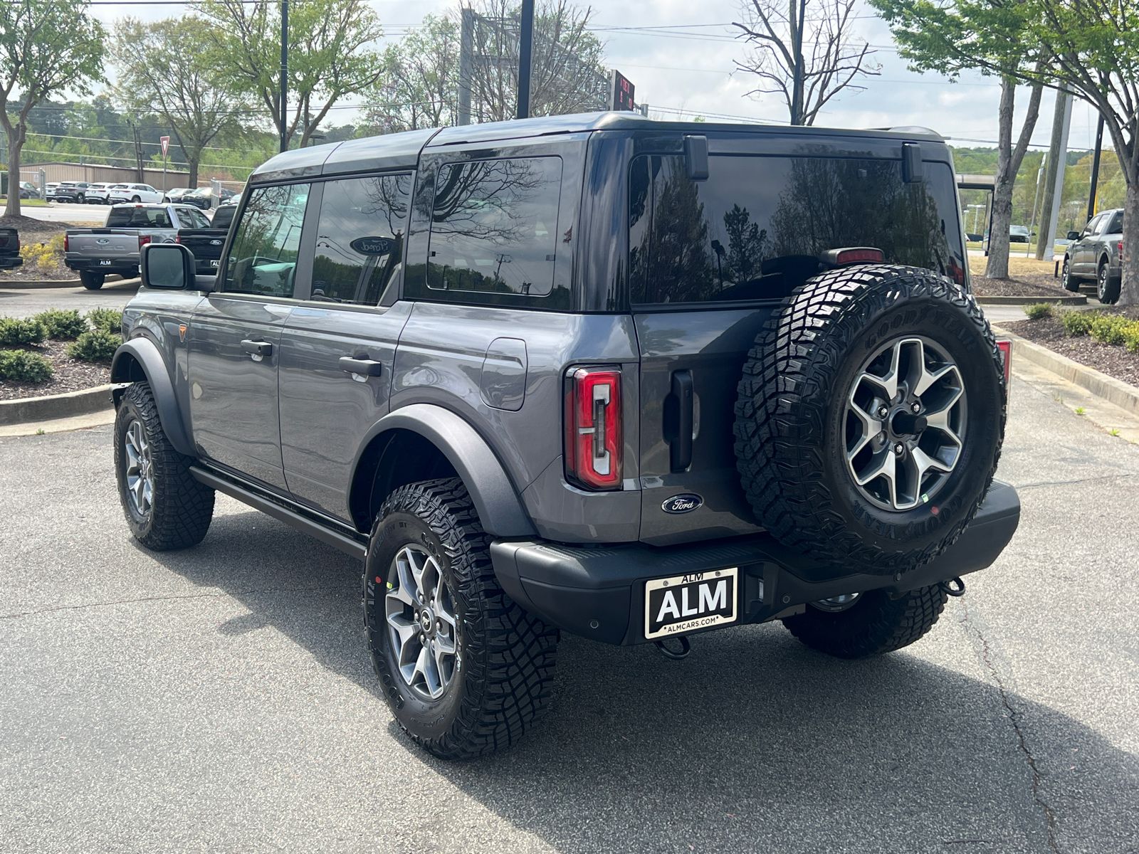 2025 Ford Bronco Badlands photo 7