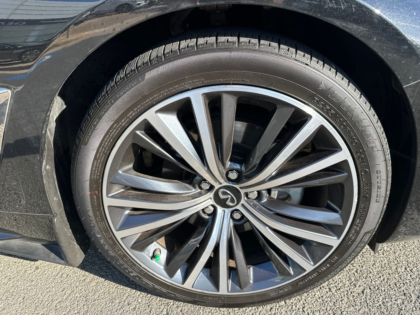Used 2022 Black INFINITI LUXE image 19