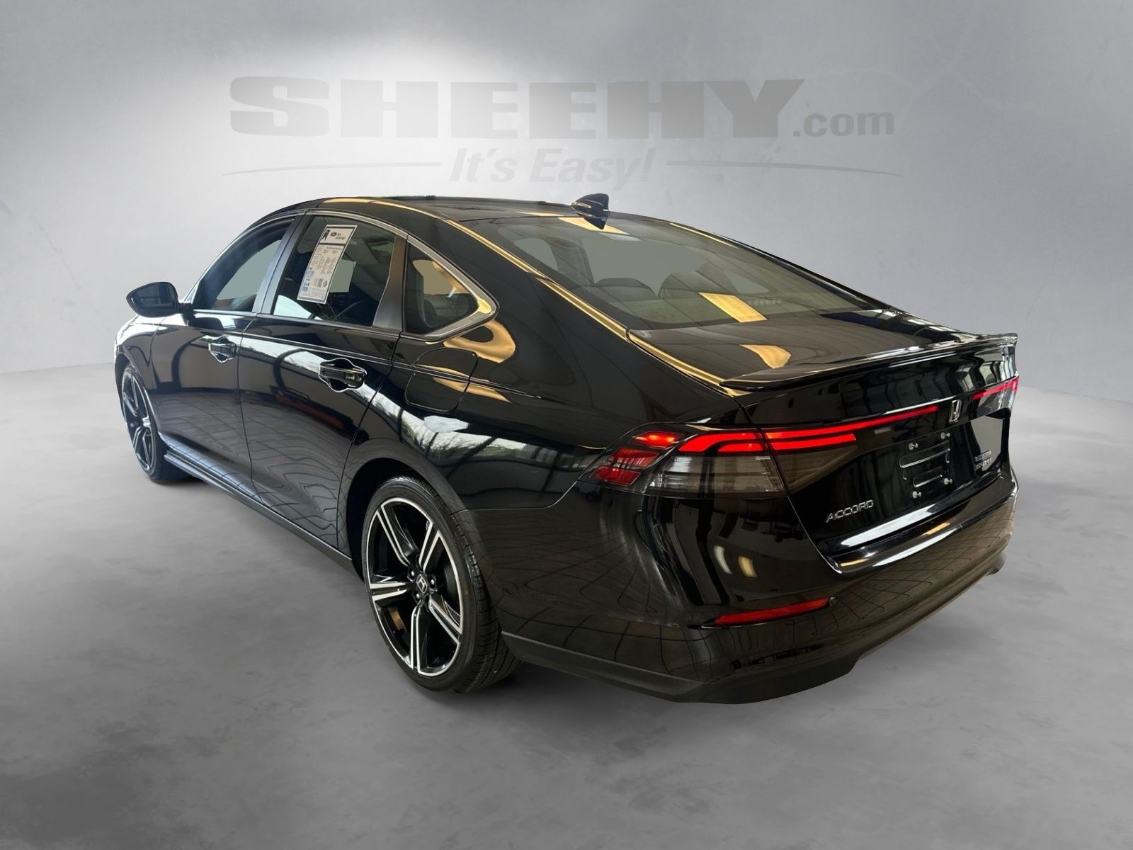 Used 2024  Honda Sport image 14