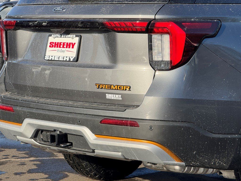 New 2026 Carbonized Gray Metallic Ford Tremor image 7