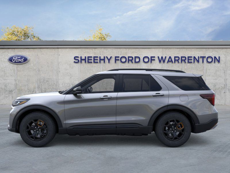 New 2026 Carbonized Gray Metallic Ford Tremor image 5