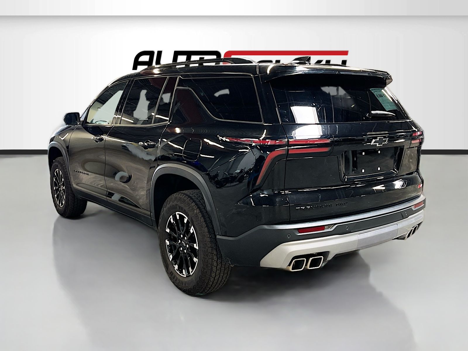 Used 2025 Black Chevrolet Z71 image 5