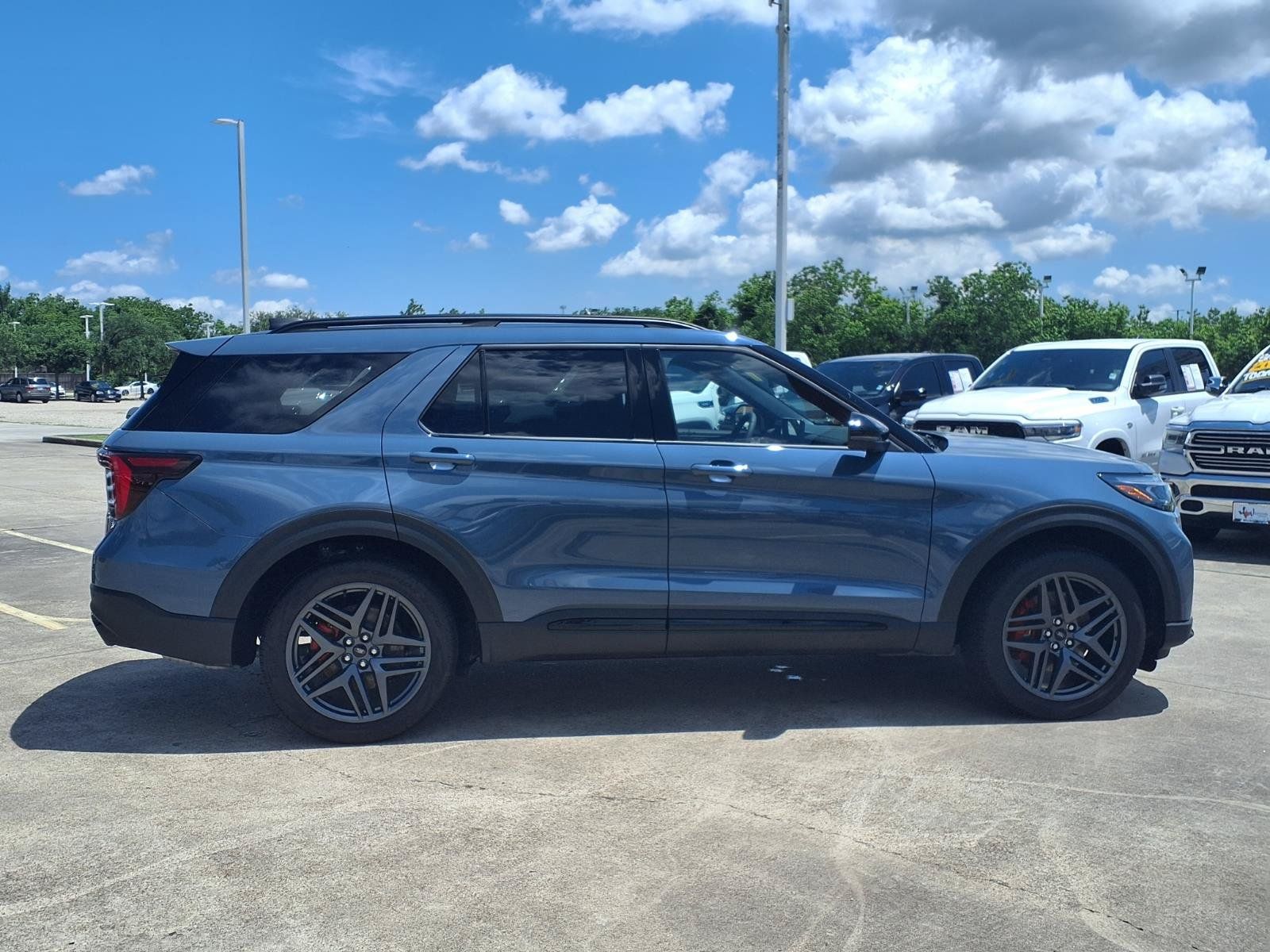 2026 Ford Explorer ST - 3