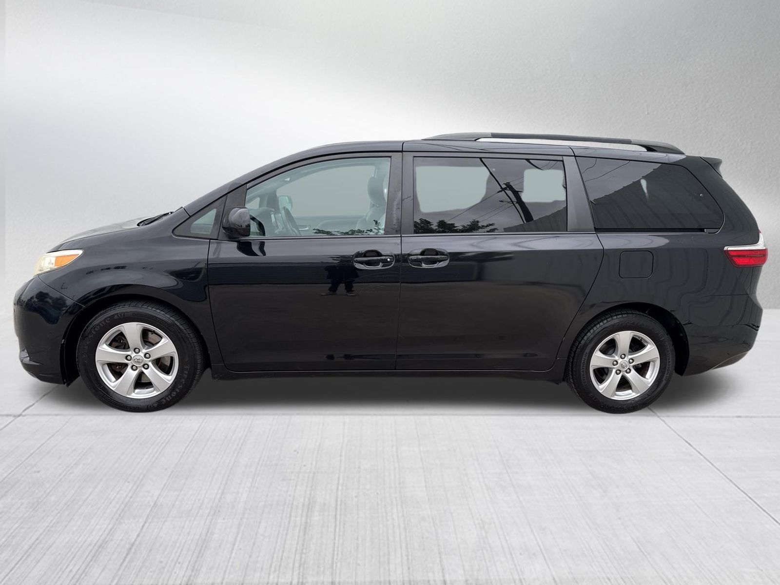 Used Car 2016 Toyota Sienna  Le For Sale Under $12,000 In Austin, Texas