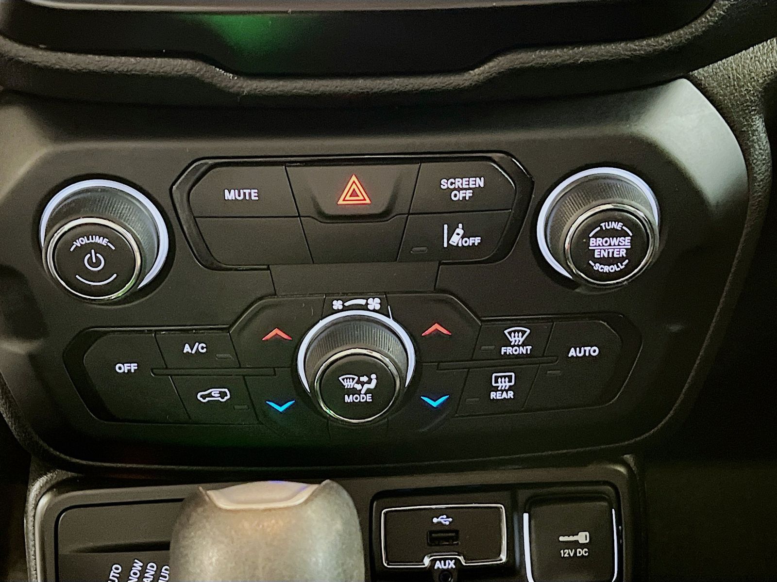 Used 2021 Black Jeep Latitude image 16