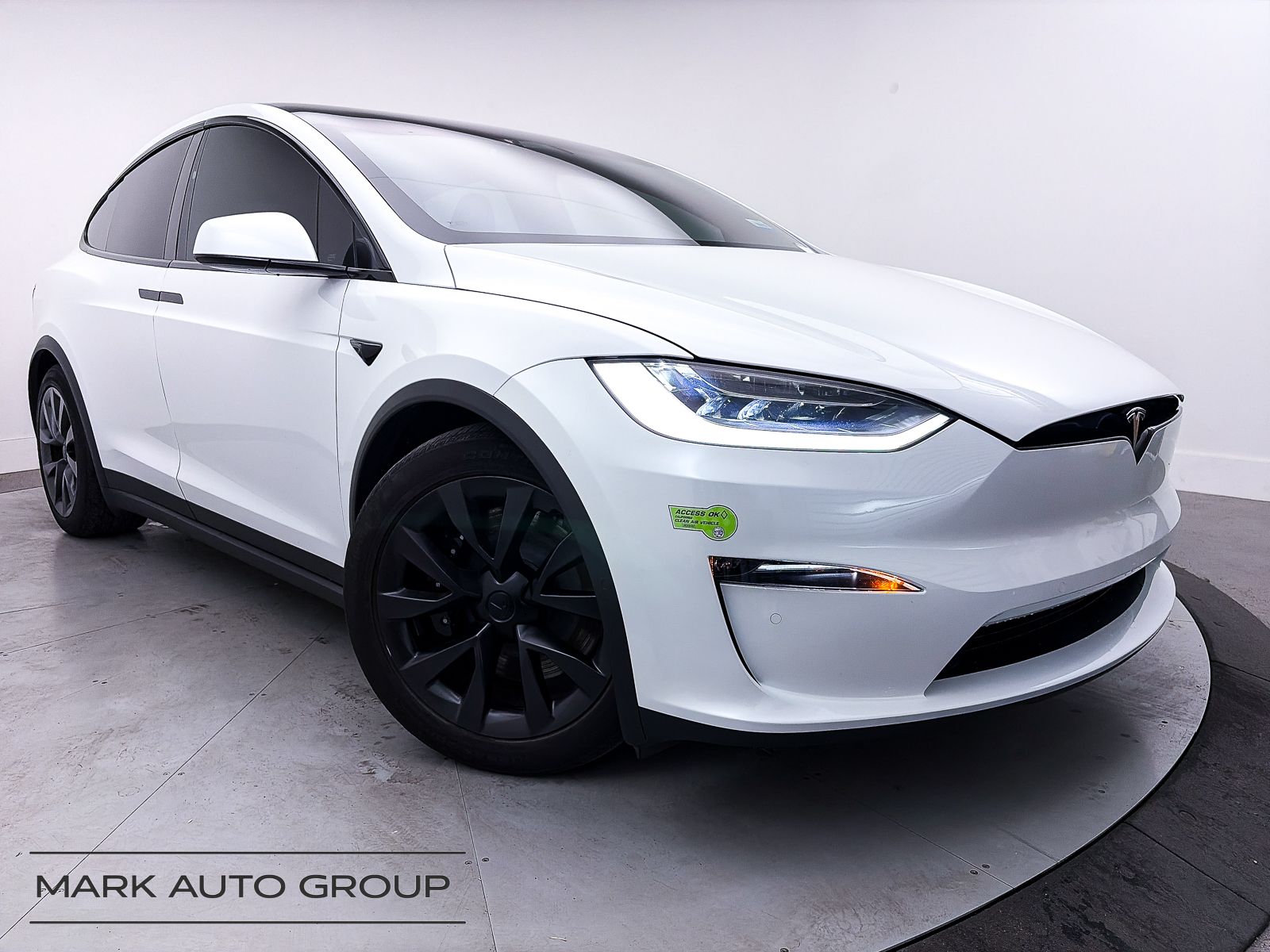 2023 Tesla Model X Standard Range