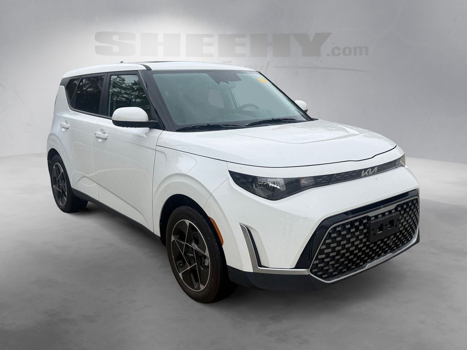 Used 2025 White Kia EX image 2