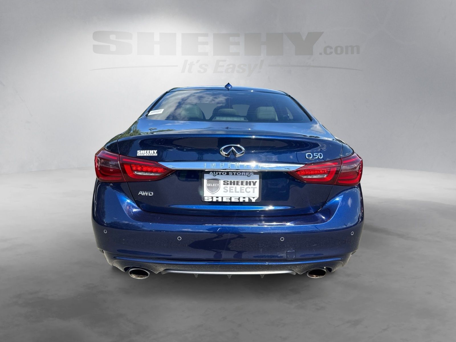 Used 2022 Grand Blue INFINITI LUXE image 13