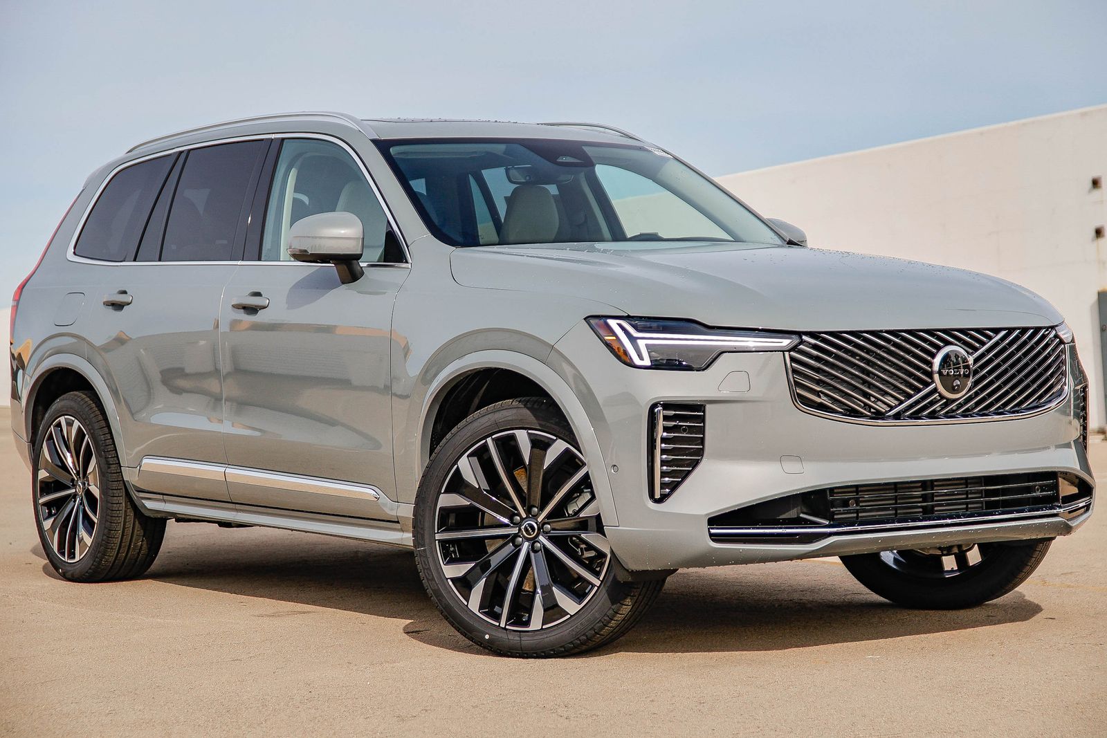 2026 Volvo XC90 Plug-In Hybrid T8 Ultra
