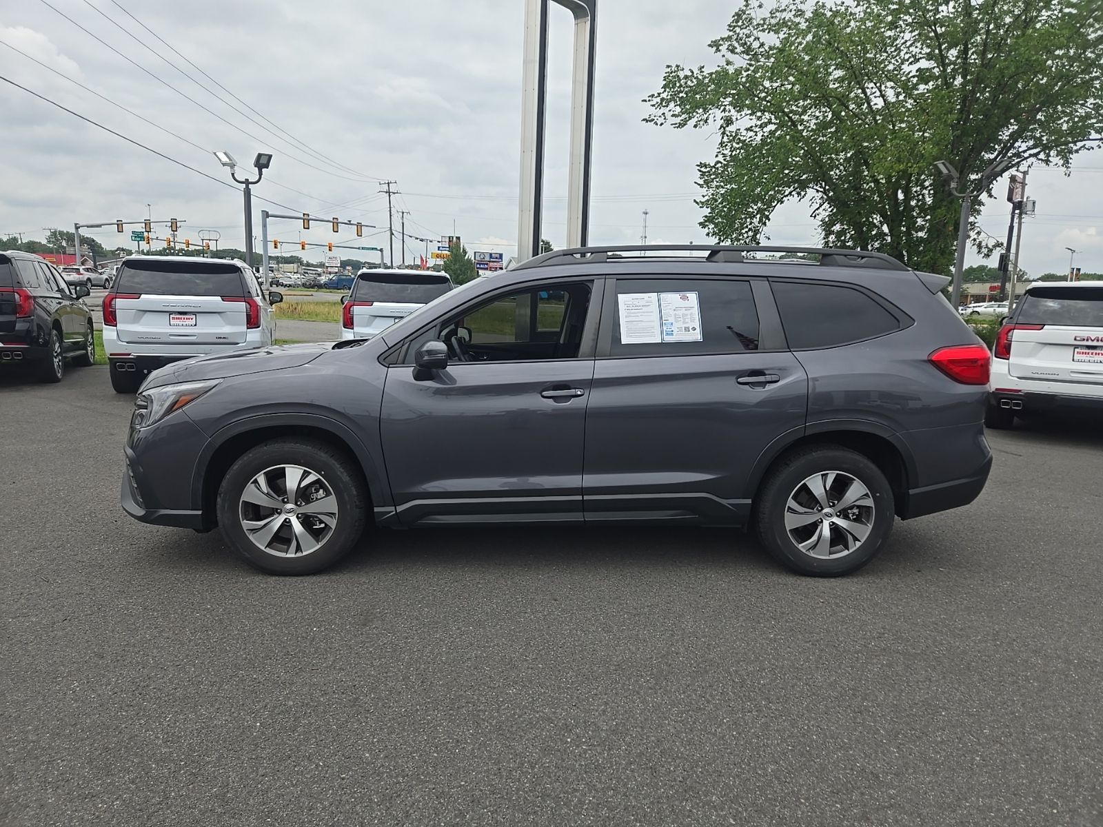 Used 2023 Gray Subaru Premium image 4