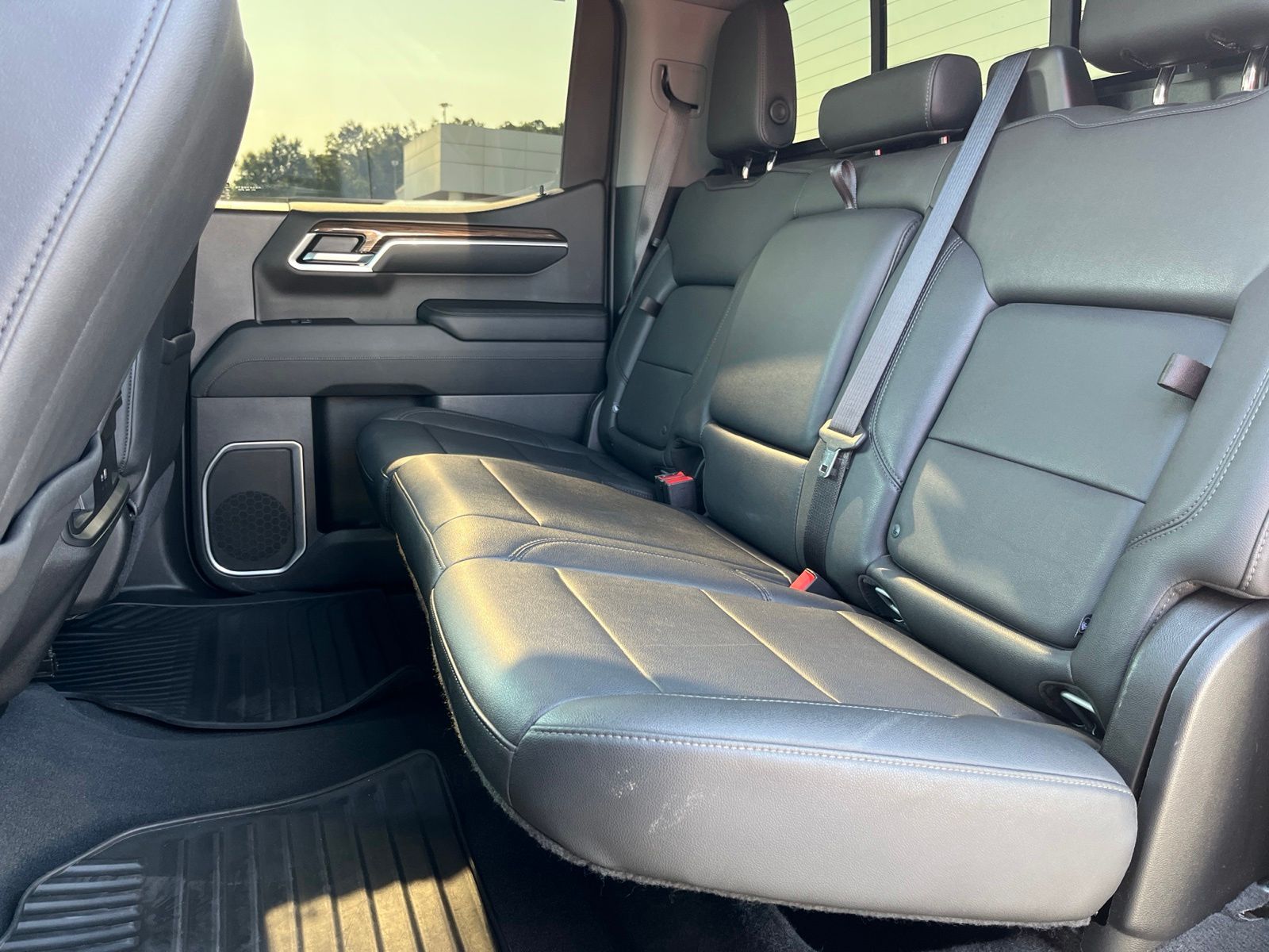 2022 Chevrolet Silverado 1500 LT - 11