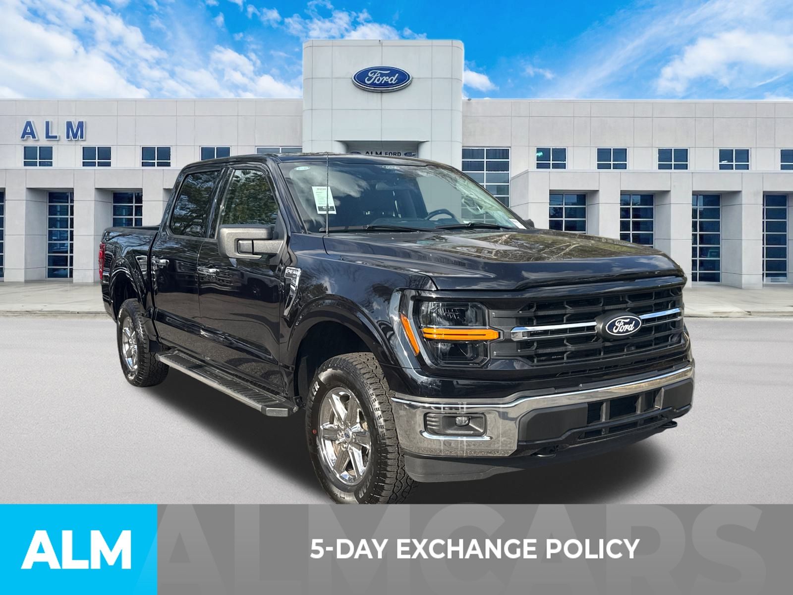Used 2025 Black Ford XLT image 3