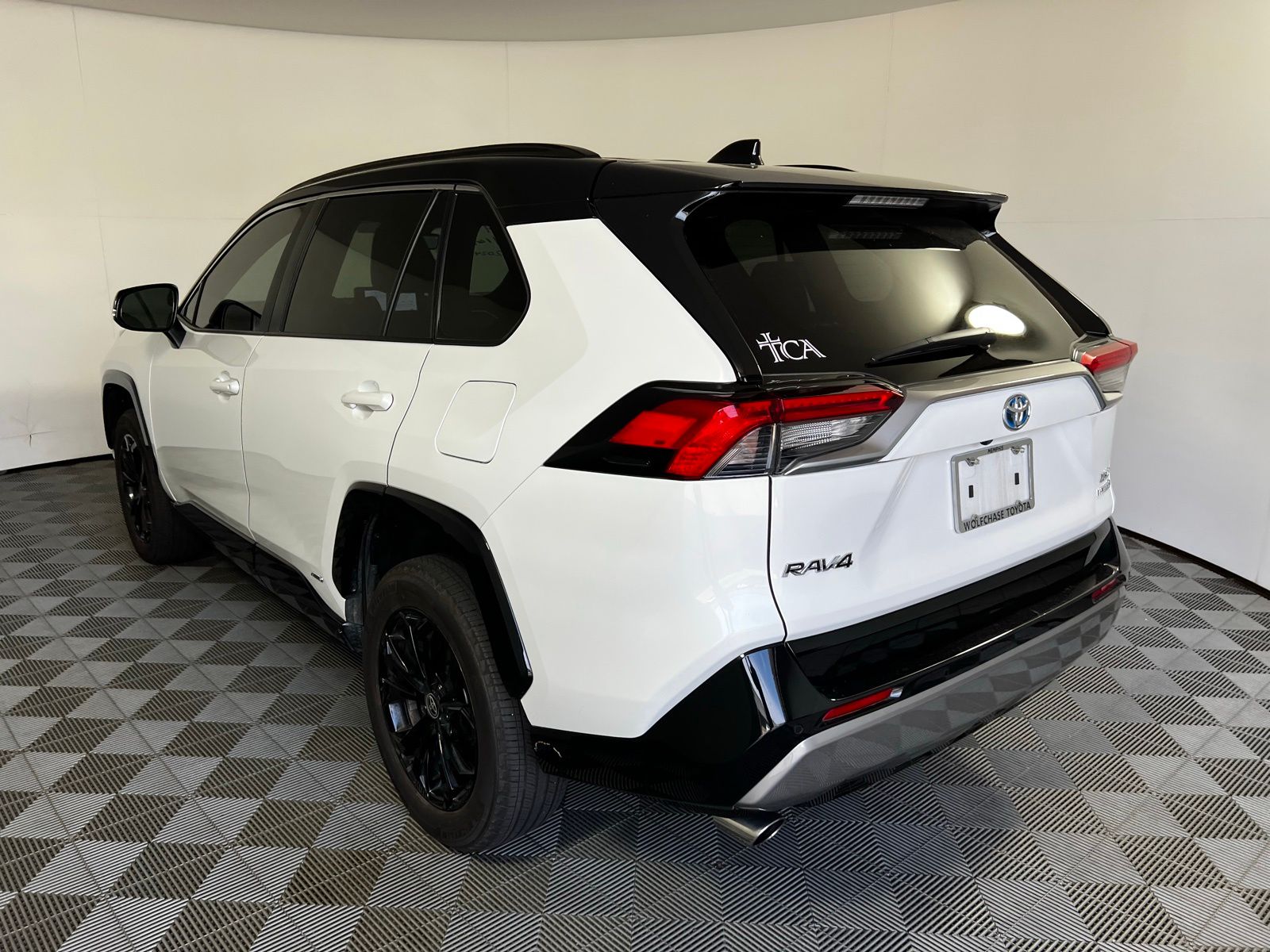 Thumbnail: 2023 Toyota RAV4 - 7