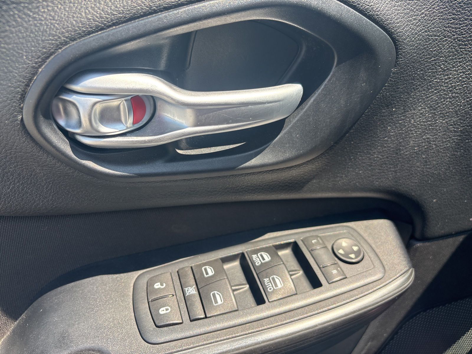 2016 Jeep Cherokee Latitude - Photo 20