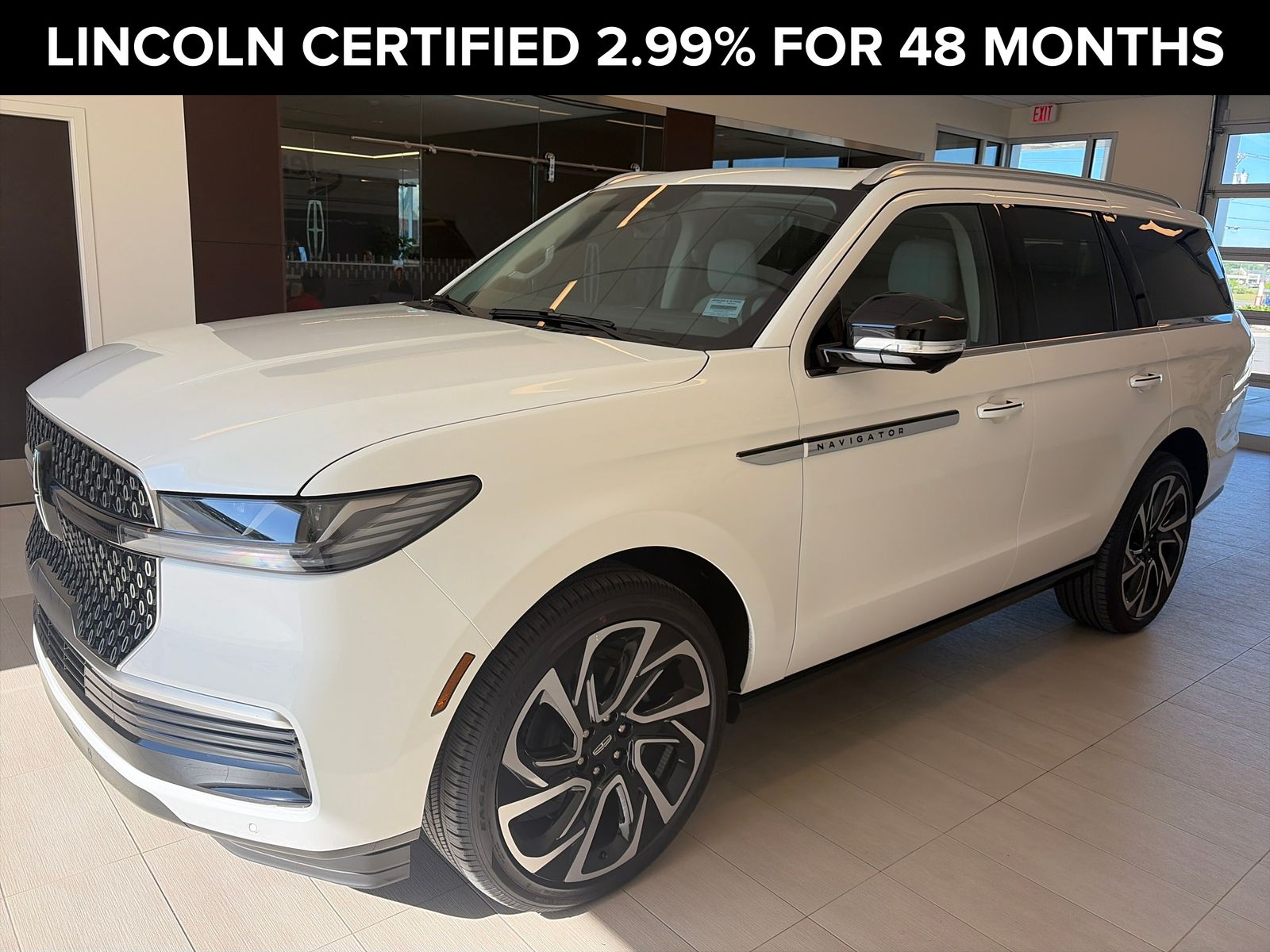 Pristine White Met TC 2026 Lincoln Navigator SUV / Crossover Four-Wheel Drive Automatic
