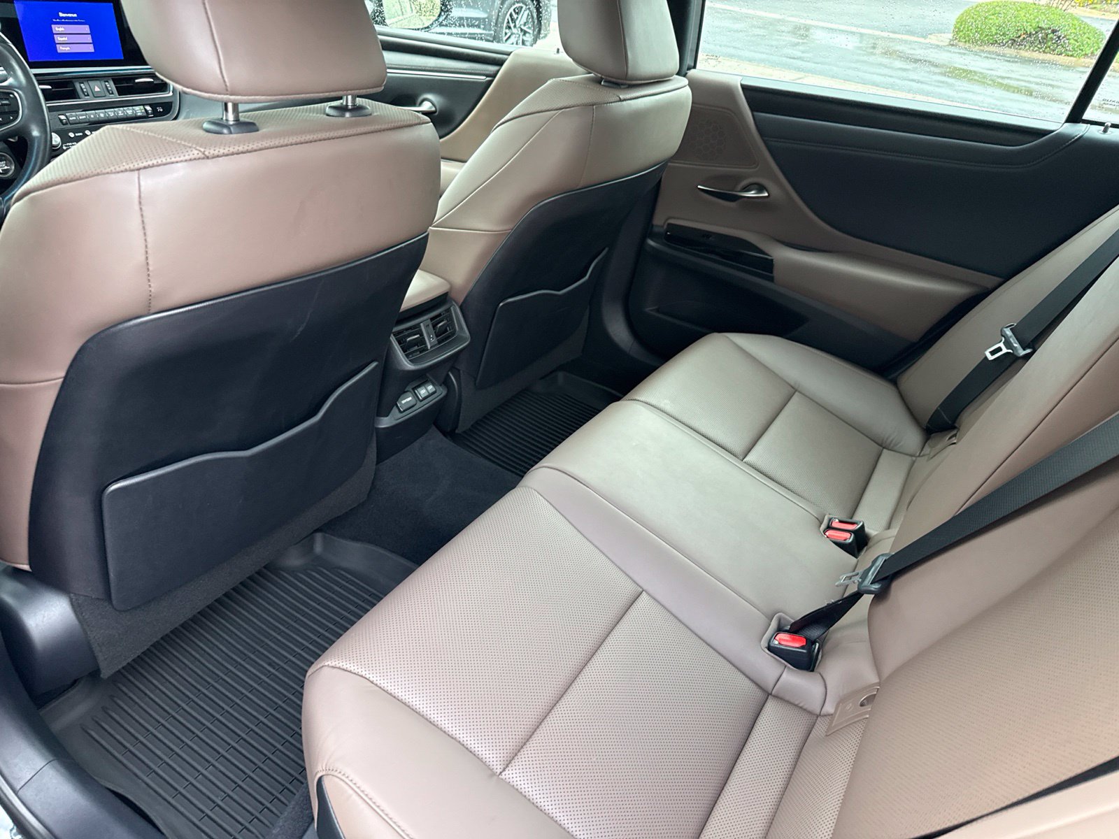 Used 2024 Black Lexus 350 image 5