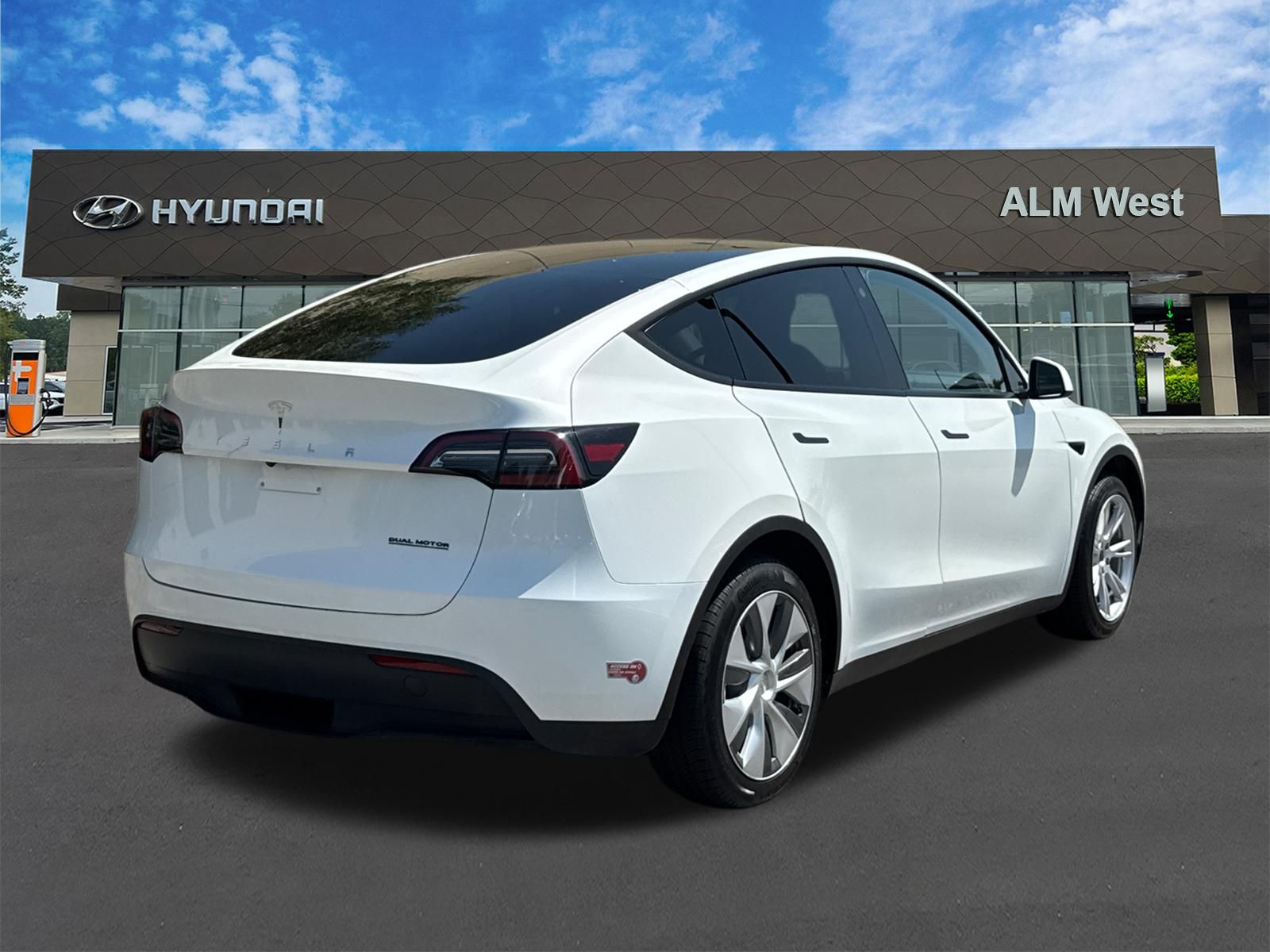 Used 2023 White Tesla Long Range image 5