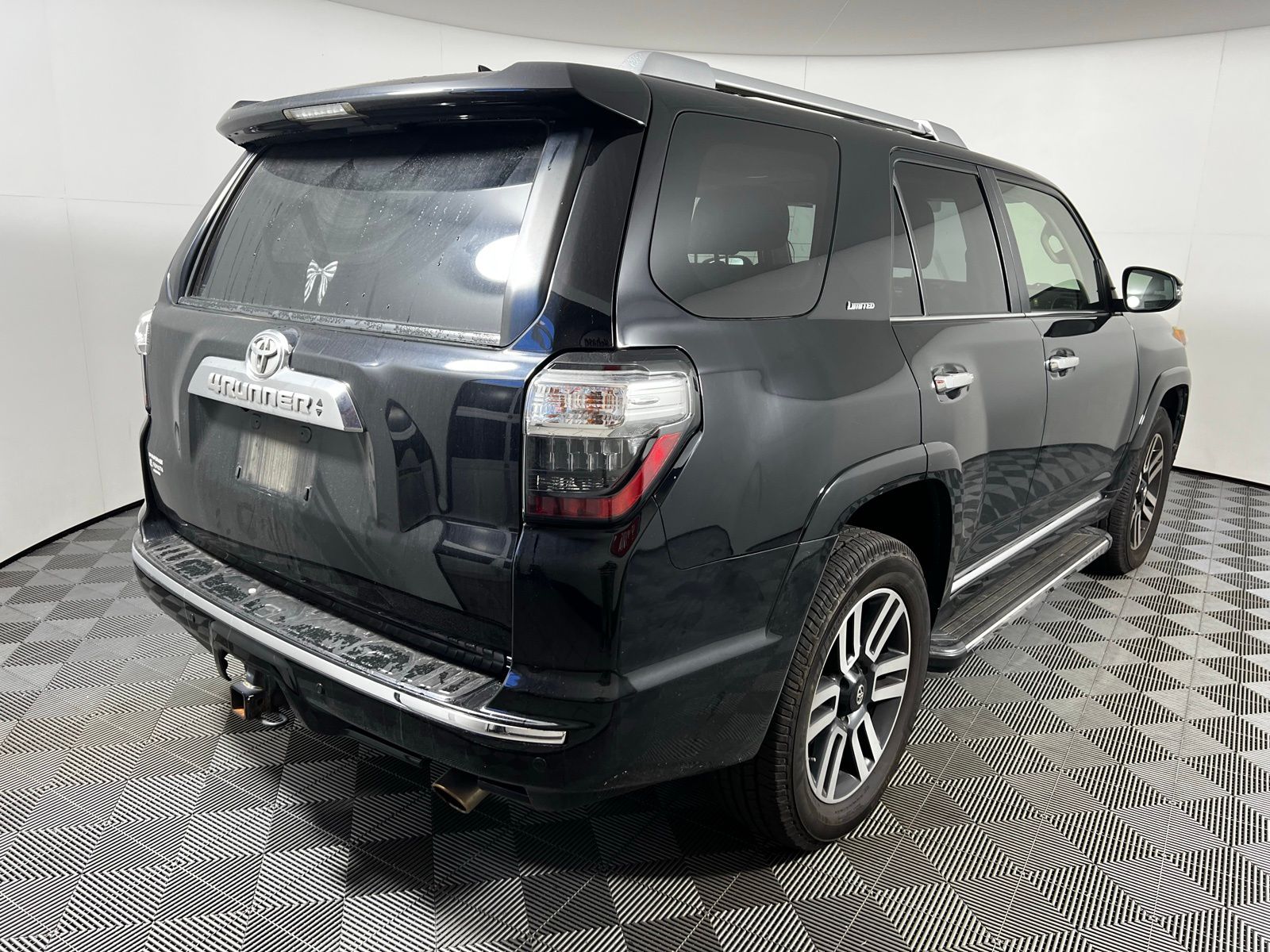 Thumbnail: 2014 Toyota 4Runner - 5