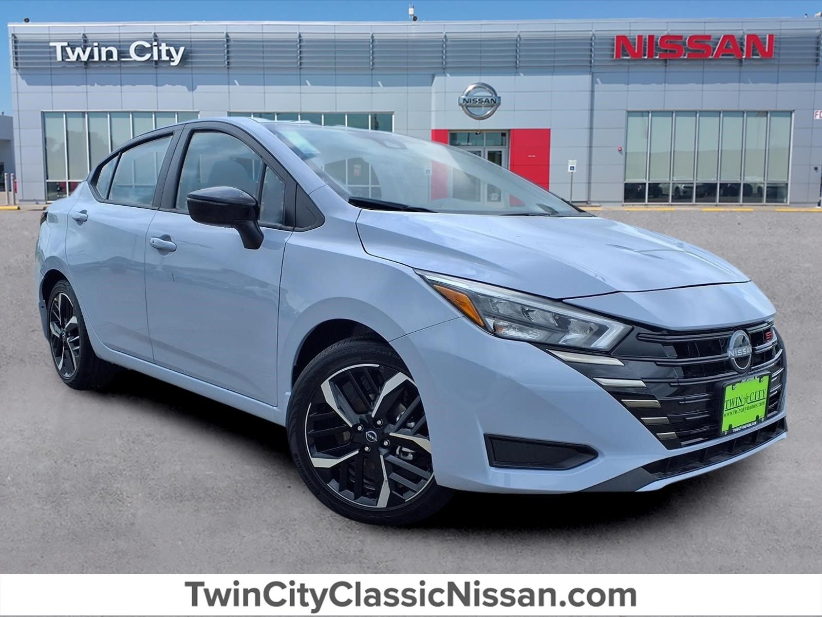 2025 Nissan Versa Sedan SR