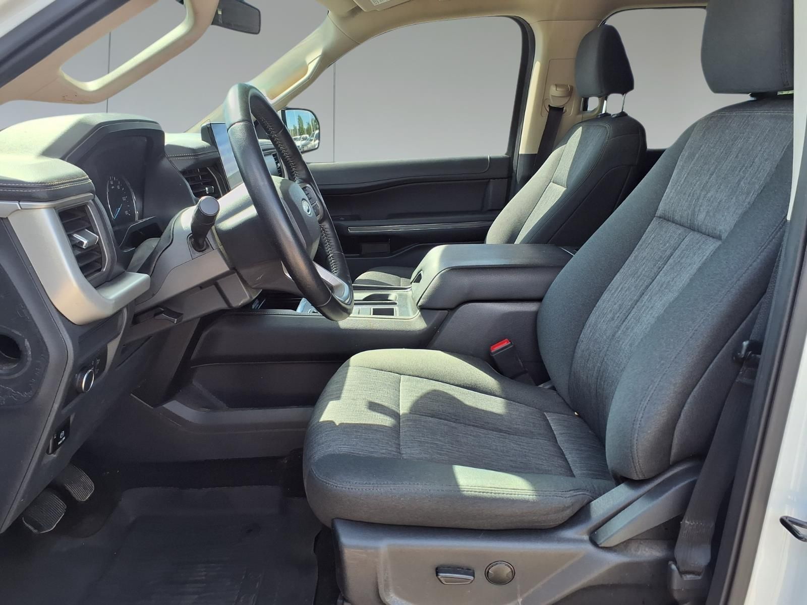2022 Ford Expedition XLT White at EAG Ford Navasota