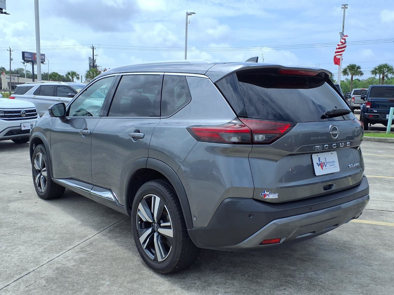 2023 Nissan Rogue SL - 7