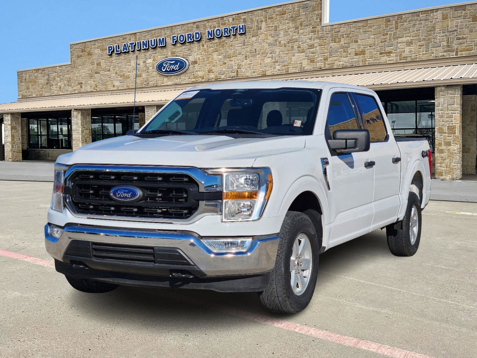 2022 Ford F-150 XLT 2