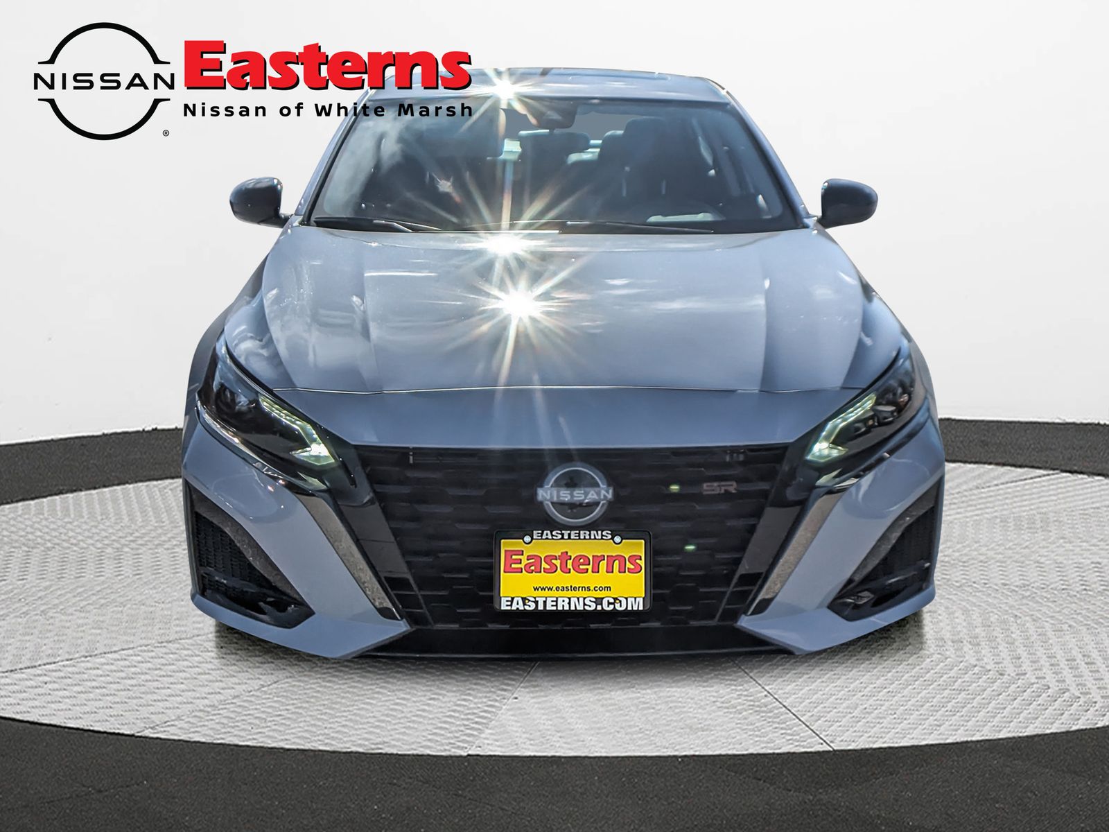 2025 Nissan Altima SR photo 3