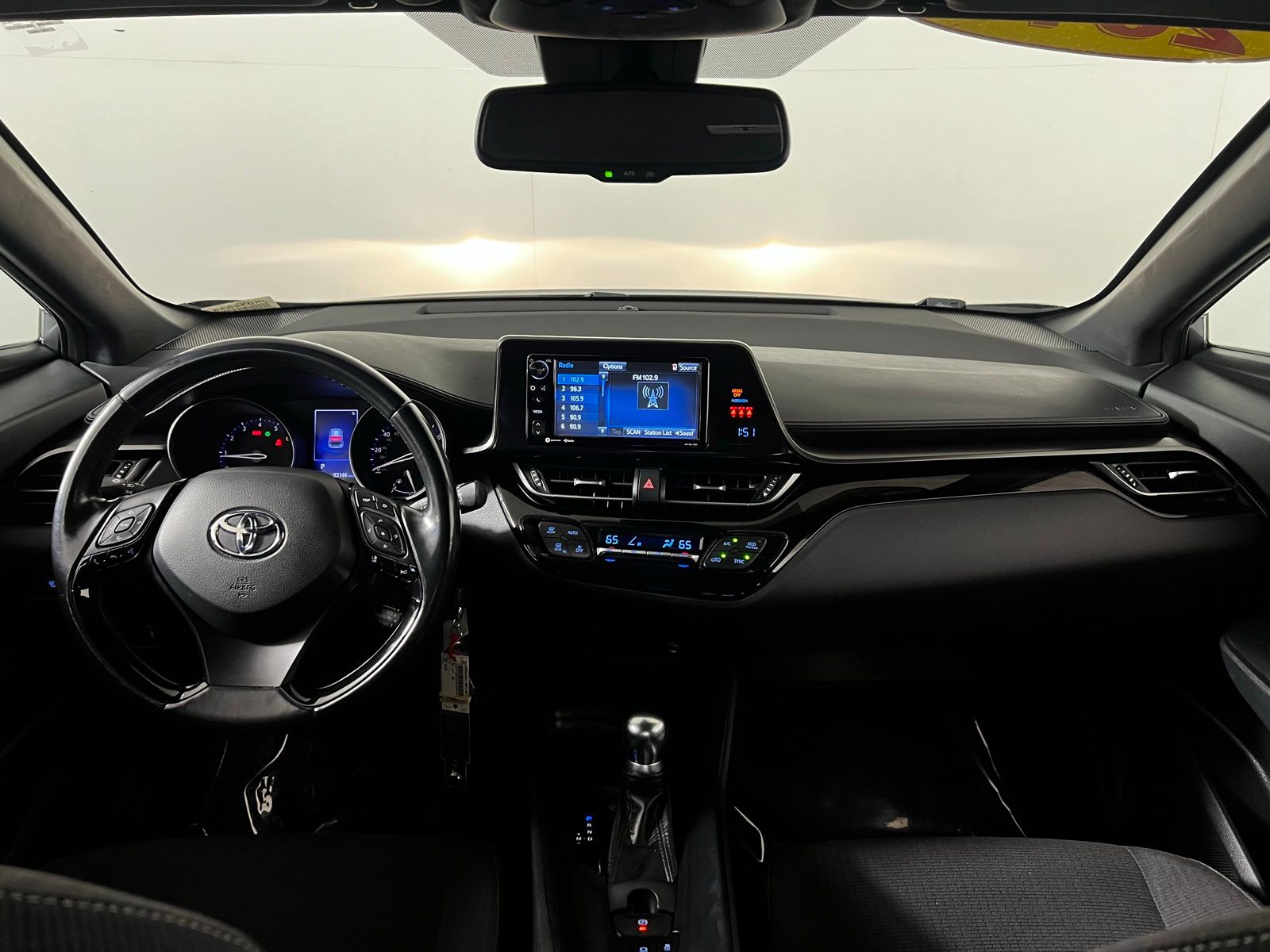 2018 Toyota C-HR XLE 21