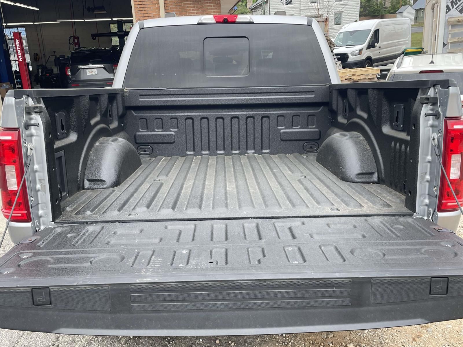 View vehicle photo 6